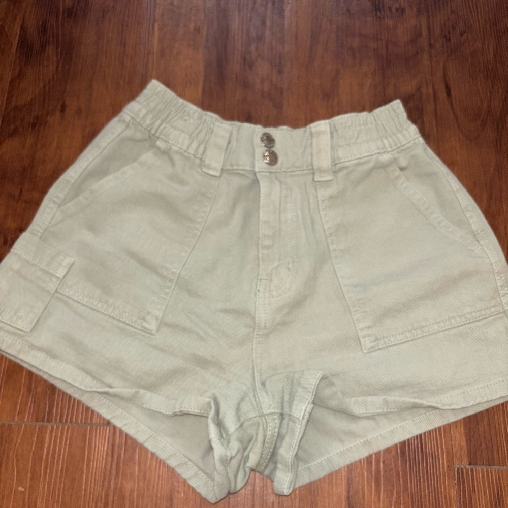 Vanilla Star Women's Cargo Shorts in Tan